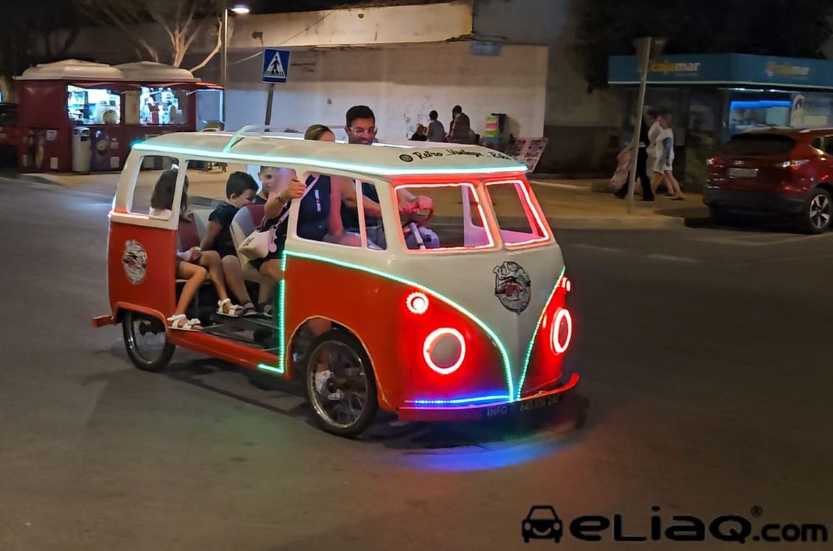 coches de pedales iluminados